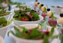 Tarta z cukinią i mozzarellą na kruchym spodzie