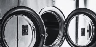 Co można prać w pralce, a czego nie wolno – lista