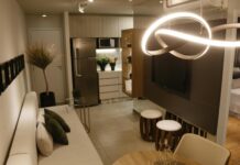 Meble na wymiar do małego mieszkania: praktyczny poradnik planowania zabudowy krok po kroku Elegancki nowoczesny salon w małym mieszkaniu z nastrojowym oświetleniem